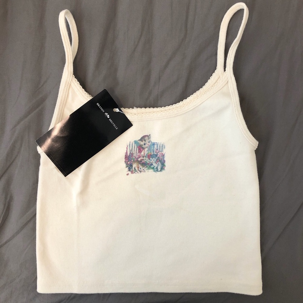BNWT
Brandy Melville vintage inspired cat tanktop